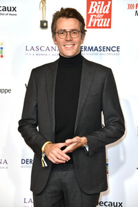 Goldene Bild der Frau 2022 in Hamburg