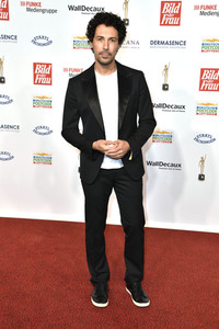 Goldene Bild der Frau 2022 in Hamburg