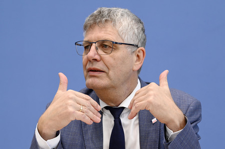 Bundespressekonferenz Bereinigungssitzung des Haushaltsausschusses in Berlin