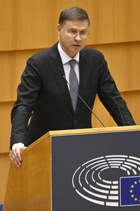 Plenartagung zum Ergebnis der Modernisierung des Vertrags über die Energiecharta im EU-Parlament in Brüssel