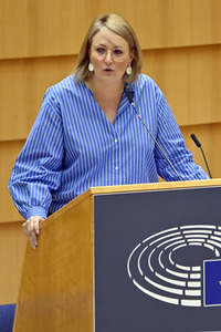 Plenartagung zum Ergebnis der Modernisierung des Vertrags über die Energiecharta im EU-Parlament in Brüssel