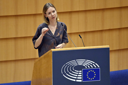 Plenartagung zum Ergebnis der Modernisierung des Vertrags über die Energiecharta im EU-Parlament in Brüssel