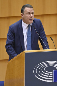Plenartagung zum Ergebnis der Modernisierung des Vertrags über die Energiecharta im EU-Parlament in Brüssel