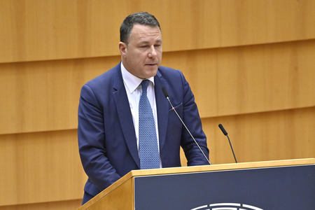 Plenartagung zum Ergebnis der Modernisierung des Vertrags über die Energiecharta im EU-Parlament in Brüssel