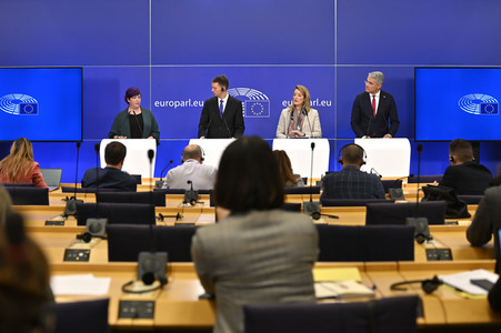 Pressekonferenz zum REPowerEU-Kapitel im EU-Parlament in Brüssel