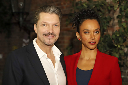 Fototermin zum Drehstart der 21. Staffel der ARD-Serie 'Rote Rosen' in Lüneburg