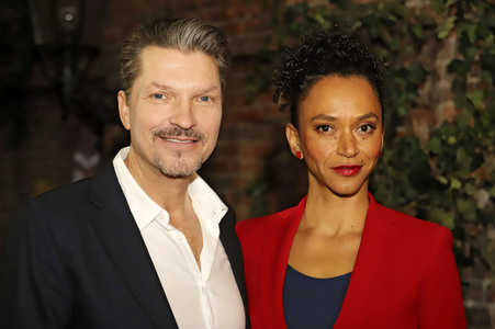 Fototermin zum Drehstart der 21. Staffel der ARD-Serie 'Rote Rosen' in Lüneburg