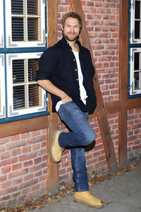 Fototermin zum Drehstart der 21. Staffel der ARD-Serie 'Rote Rosen' in Lüneburg