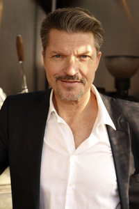 Fototermin zum Drehstart der 21. Staffel der ARD-Serie 'Rote Rosen' in Lüneburg