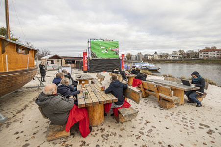 Public Viewing der FIFA Weltmeisterschaft 2022 in Magdeburg