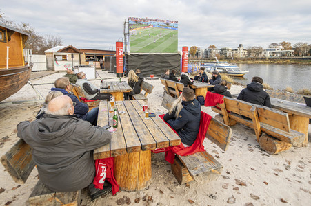 Public Viewing der FIFA Weltmeisterschaft 2022 in Magdeburg