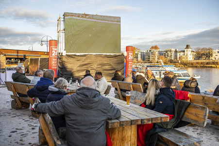 Public Viewing der FIFA Weltmeisterschaft 2022 in Magdeburg