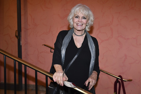 Theaterpremiere 'Alle unter eine Tanne' in München