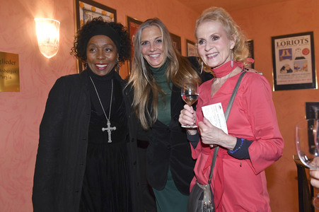 Theaterpremiere 'Alle unter eine Tanne' in München