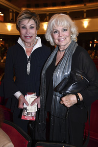 Theaterpremiere 'Alle unter eine Tanne' in München