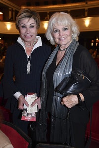 Theaterpremiere 'Alle unter eine Tanne' in München