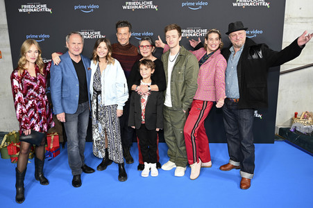 Serienpremiere 'Friedliche Weihnachten' in München
