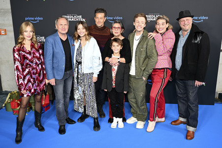 Serienpremiere 'Friedliche Weihnachten' in München