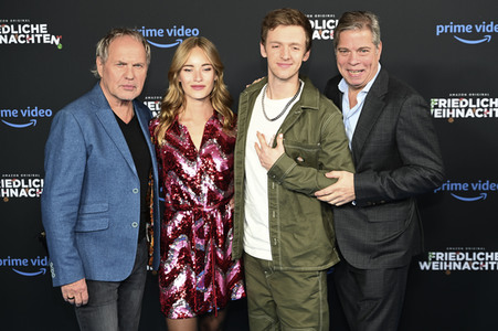 Serienpremiere 'Friedliche Weihnachten' in München