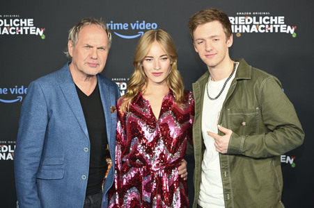 Serienpremiere 'Friedliche Weihnachten' in München