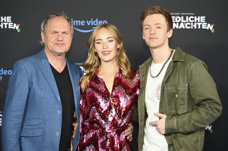 Serienpremiere 'Friedliche Weihnachten' in München