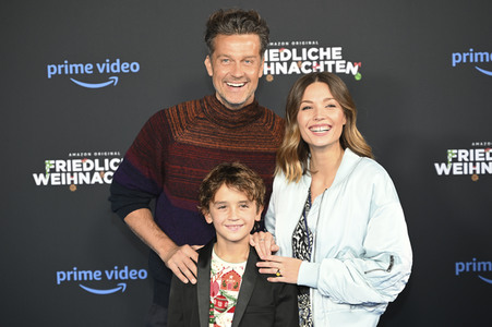 Serienpremiere 'Friedliche Weihnachten' in München