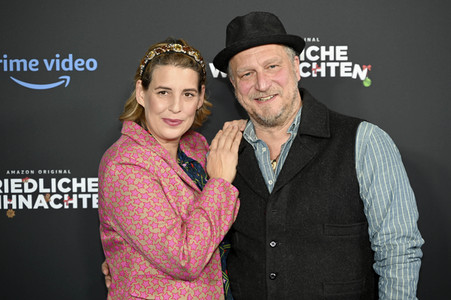 Serienpremiere 'Friedliche Weihnachten' in München