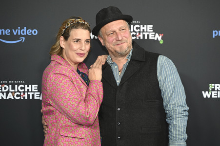 Serienpremiere 'Friedliche Weihnachten' in München