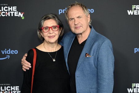 Serienpremiere 'Friedliche Weihnachten' in München