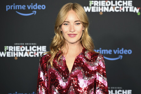 Serienpremiere 'Friedliche Weihnachten' in München