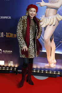 Revuepremiere 'Berlin Berlin - Die große Show der Goldenen 20er Jahre' in Berlin