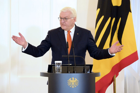 Verleihung des Verdienstordens der Bundesrepublik Deutschland an Frank Zander in Berlin