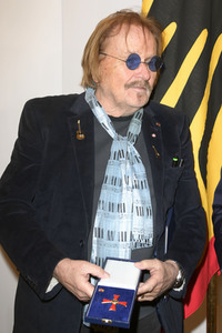 Verleihung des Verdienstordens der Bundesrepublik Deutschland an Frank Zander in Berlin