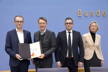 Bundespressekonferenz Reformvorschläge der Regierungskommission Krankenhausversorgung in Berlin