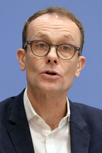 Bundespressekonferenz Reformvorschläge der Regierungskommission Krankenhausversorgung in Berlin