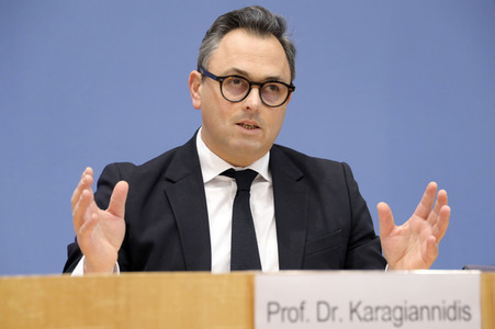 Bundespressekonferenz Reformvorschläge der Regierungskommission Krankenhausversorgung in Berlin