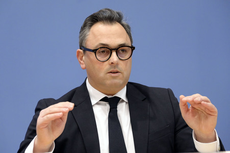 Bundespressekonferenz Reformvorschläge der Regierungskommission Krankenhausversorgung in Berlin