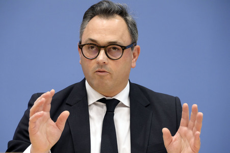 Bundespressekonferenz Reformvorschläge der Regierungskommission Krankenhausversorgung in Berlin