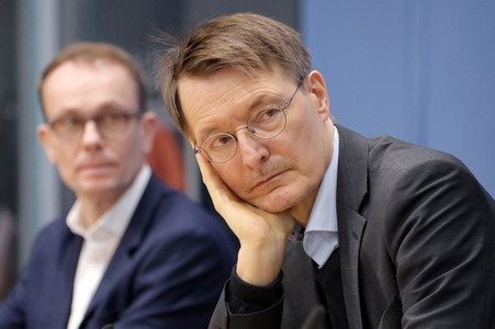 Bundespressekonferenz Reformvorschläge der Regierungskommission Krankenhausversorgung in Berlin