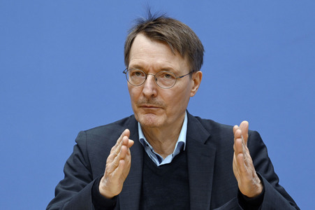 Bundespressekonferenz Reformvorschläge der Regierungskommission Krankenhausversorgung in Berlin