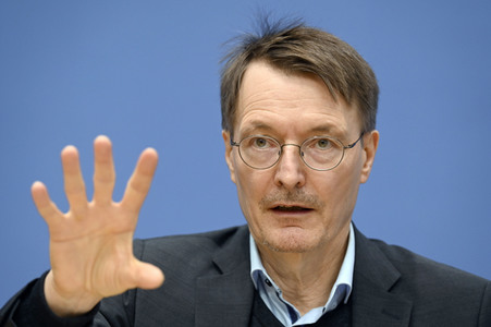 Bundespressekonferenz Reformvorschläge der Regierungskommission Krankenhausversorgung in Berlin