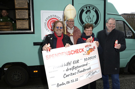 Pressetermin mit Frank Zander zur Aktion 'Weihnachten mit Frank on Tour' in Berlin