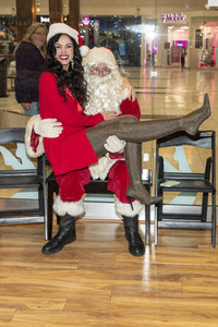 Giveaway Event 'Season of Giving' in Los Angeles