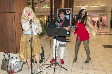 Giveaway Event 'Season of Giving' in Los Angeles
