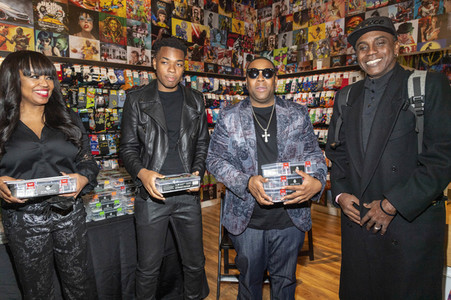 Giveaway Event 'Season of Giving' in Los Angeles
