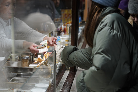 Weihnachtsmarkt an der Gedächtniskirche 2022 in Berlin