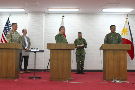 Japan-U.S.-Philipinien Militärpressekonferenz in Tokio