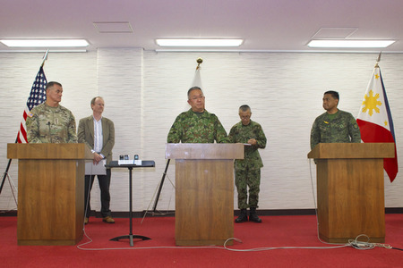 Japan-U.S.-Philipinien Militärpressekonferenz in Tokio