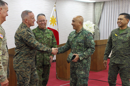Japan-U.S.-Philipinien Militärpressekonferenz in Tokio