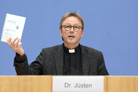 Bundespressekonferenz Rüstungsexportbericht 2022 in Berlin